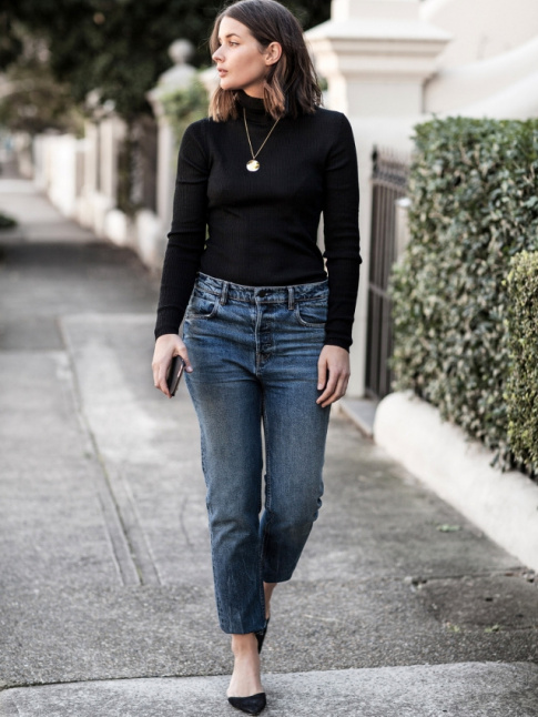 Le sous-pull noir, le meilleur alli du jean droit lgrement taille haute !