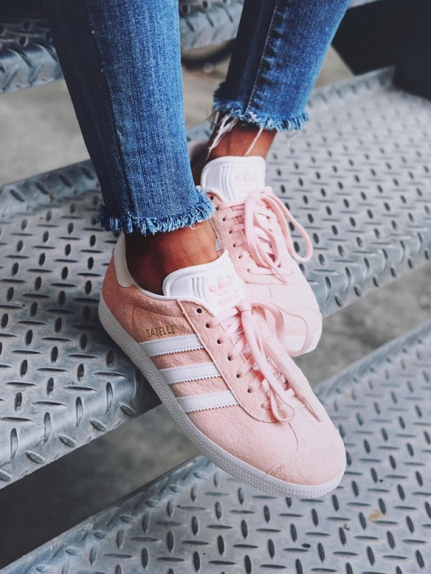 Le rose sied bien aux Gazelles !