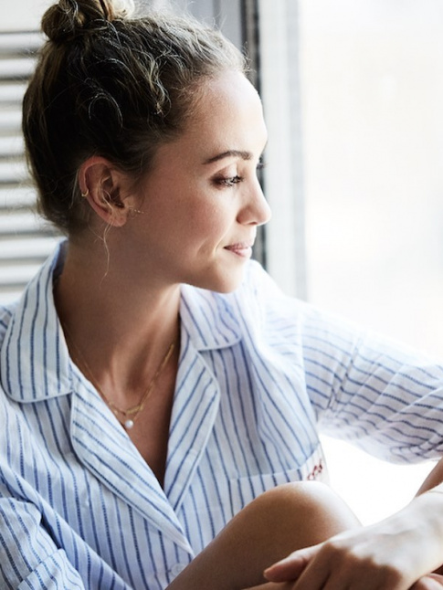 Wanted : une chemise  tout faire,  savoir portable aussi bien dans son lit que dans la rue