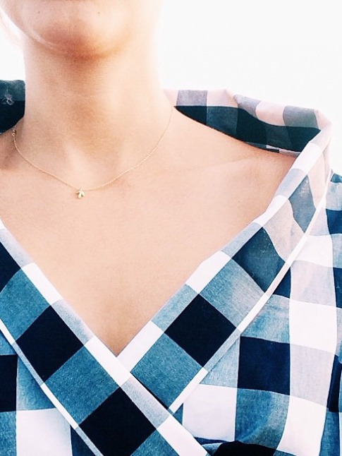 On aime quand les blouses adoptent une encolure japonisante