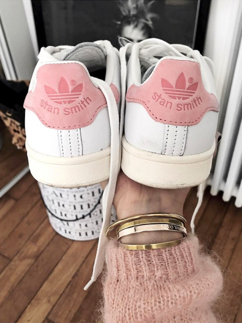 Les accros aux Stan Smith risquent de fondre pour la version rose des fameuses baskets