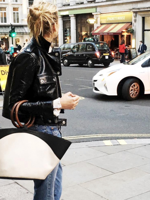 Courrges nous donne des envies de petit blouson en vinyle