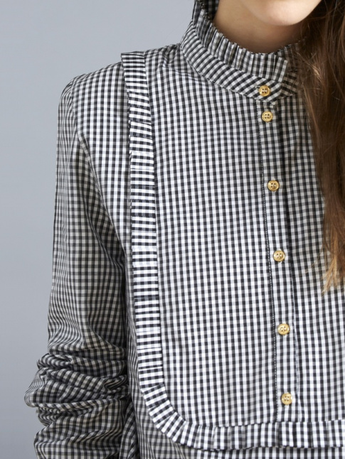 Plastron + volants serrs + vichy = le bon mix