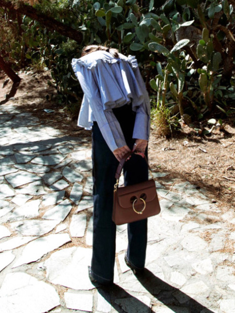 On aime quand chemise  godets et froufrous se confrontent au no chic du 
