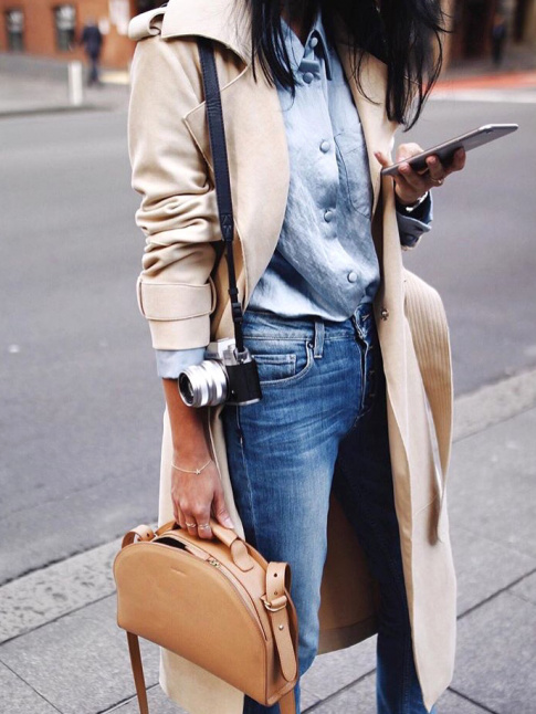 Ne jamais hsiter  twister un look classique via une matire inattendue...