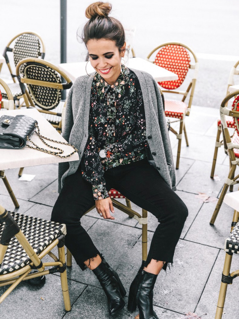 Le gilet de grand-pre a le chic pour apporter ce qu'il faut de douceur au look nineties