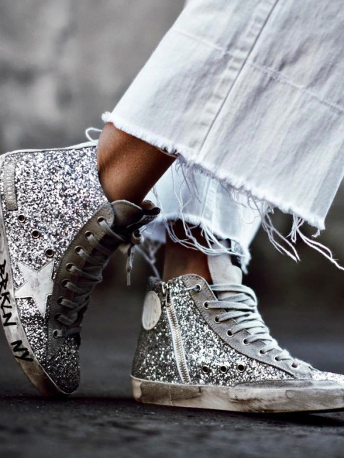On ne lasse pas du petit ct disco/roots des baskets  paillettes