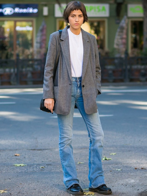 Avec sa saveur nineties/grungy soft, cette silhouette ne manque pas de charme