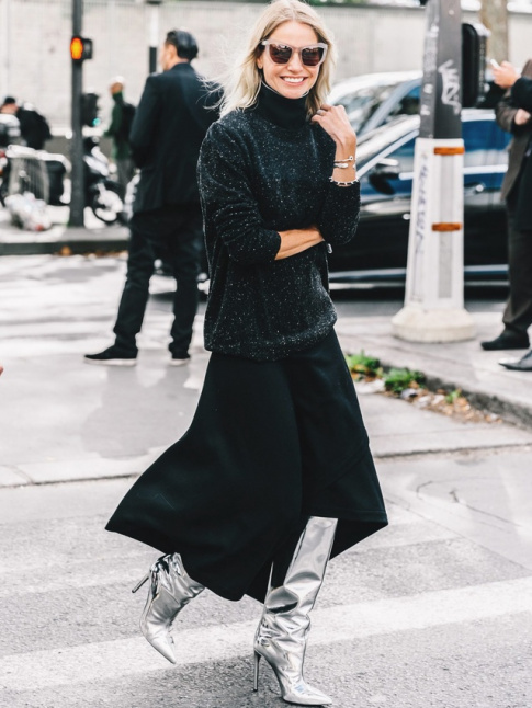 Oui au tlescopage entre bottes intersidrales et look cosy puritain !