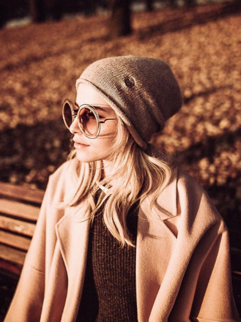 Rien de tel qu'une paire de lunettes de soleil de caractre pour twister un look !