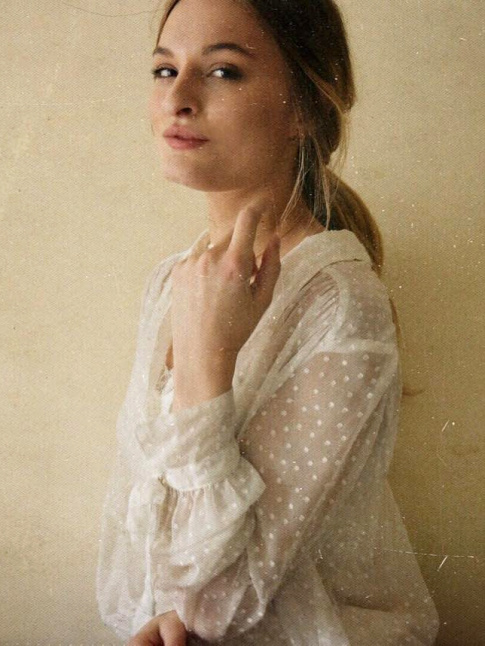 Entre volume subtilement vaporeux et plumetis immacul, cette blouse Free People a tout bon !