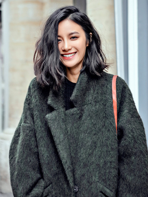 Wanted : un manteau masculin aux paules descendues