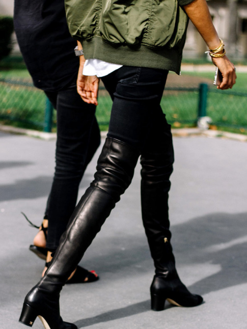 Avec ses talons parfaitement dessins et son cuir souple