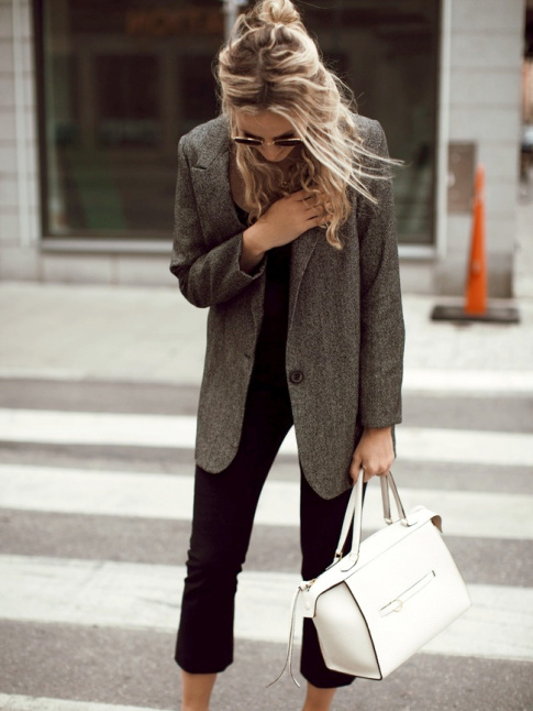 Rien de tel qu'une jolie veste masculine pour rchauffer un look sage !