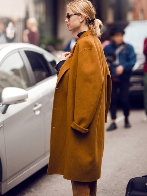 Rien de tel qu'une teinte parfaite et subtile pour faire d'un simple manteau une pice forte !