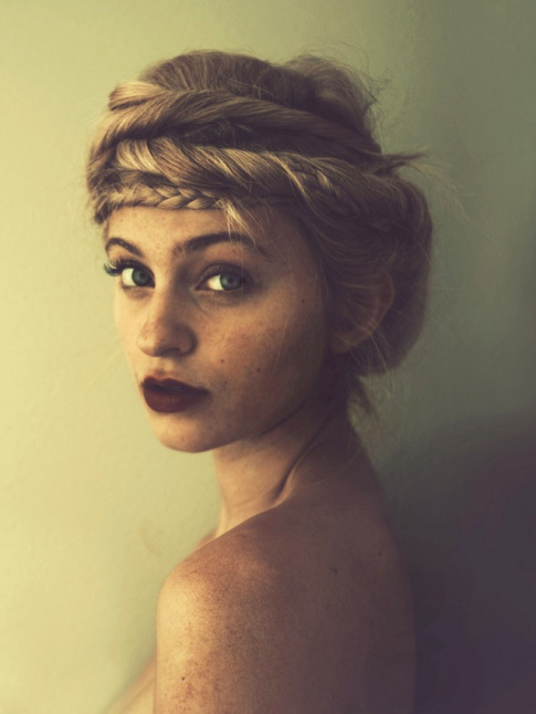 Oui  la couronne de tresses/torsades !