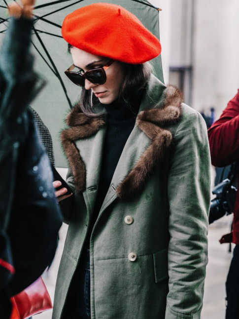 Le bret semble gagner de jour en jour en fashion appeal...