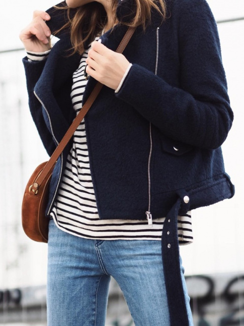 Rayures marinire + laine bleu marine + cuir marron = le bon mix