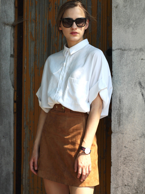 Ce printemps, on pense  faire blouser nos chemises oversize dans nos jupes trapze taille haute