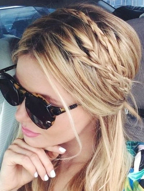 Oui aux multiples tresses loose pour doper une demi-queue !