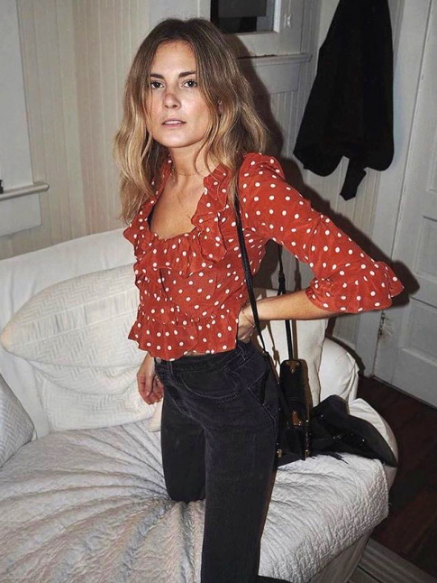 Blouse  pois rouges + slim noir + boots esprit santiags = le bon mix