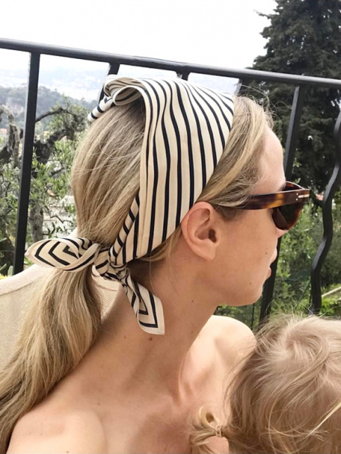 Chic et ray, ce petit foulard a tout bon !