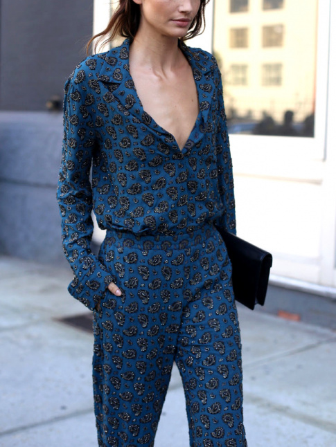 Mlant coloris chic et coupe lgamment nonchalante, cette combinaison a tout bon !