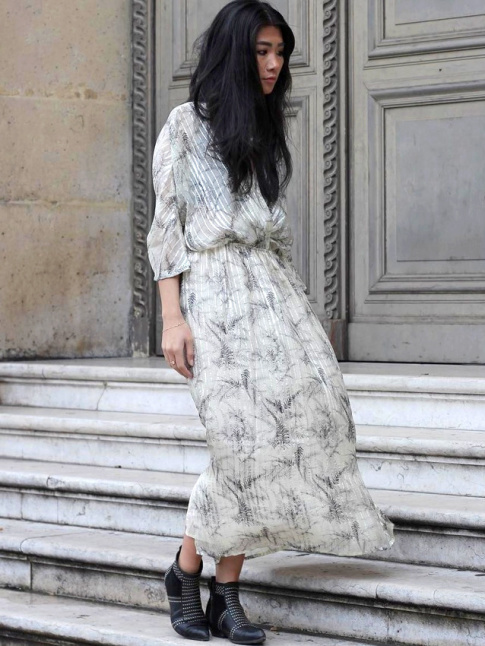 Robe romantique arienne + boots rock = le bon mix