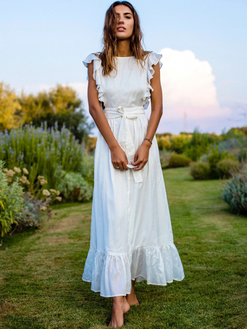 Cet t, on use et abuse des longues robes blanches !