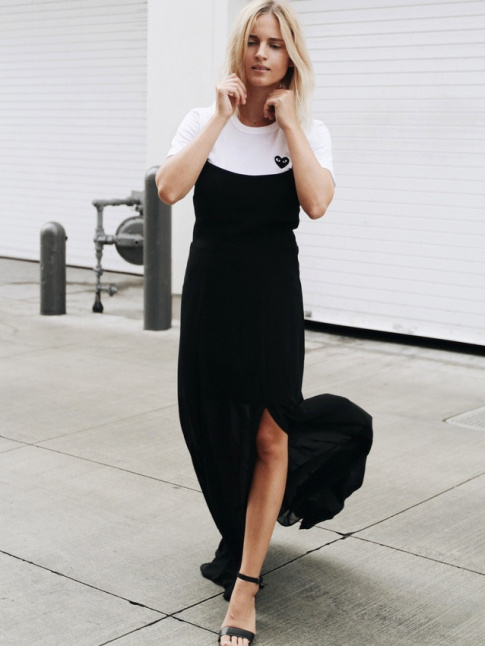 Cet t, on pense  casualiser notre slip dress en y glissant un tee-shirt