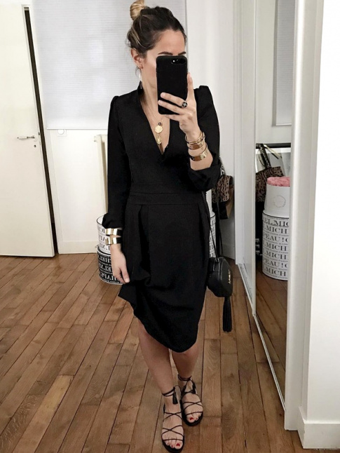 Mlant coupe lgante et twist sensuel, cette robe noire Ba&sh a tout bon !