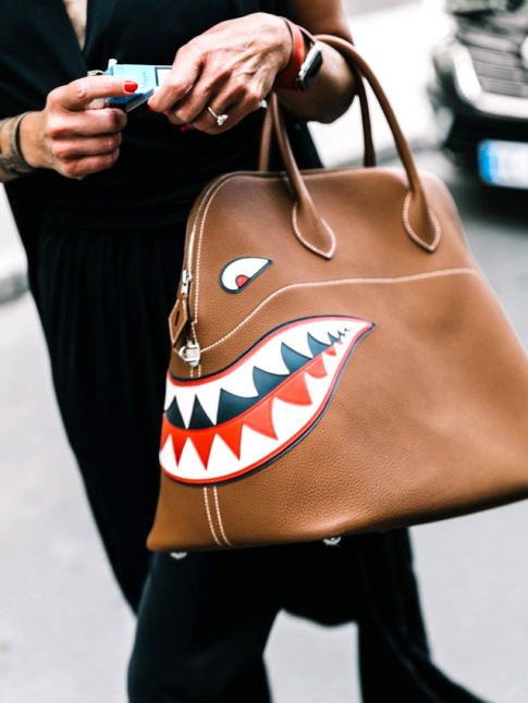 On aime quand les sacs  main deviennent de gentils petits monstres de compagnie...