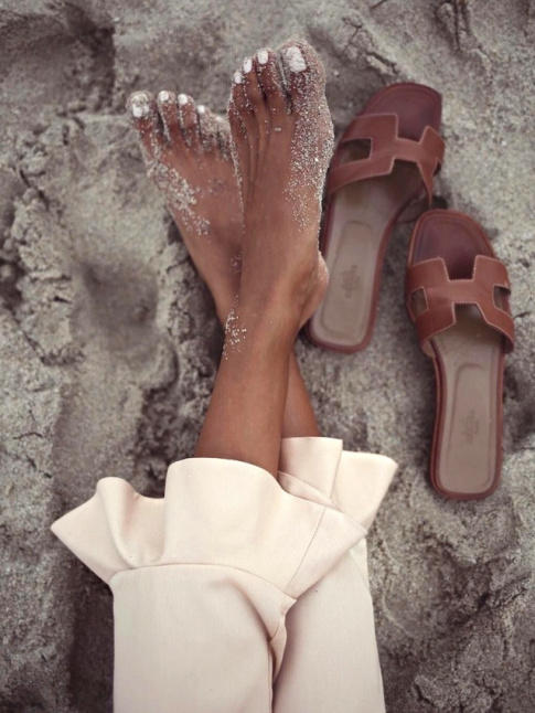 Ces sandales Herms incarnent  elles seules l'ide de nonchalance chic