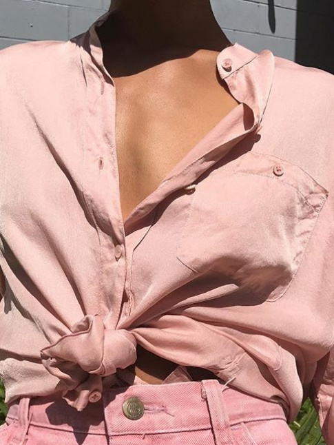 Rien de tel qu'un camaeu de roses pour sublimer un bronzage de fin d't !