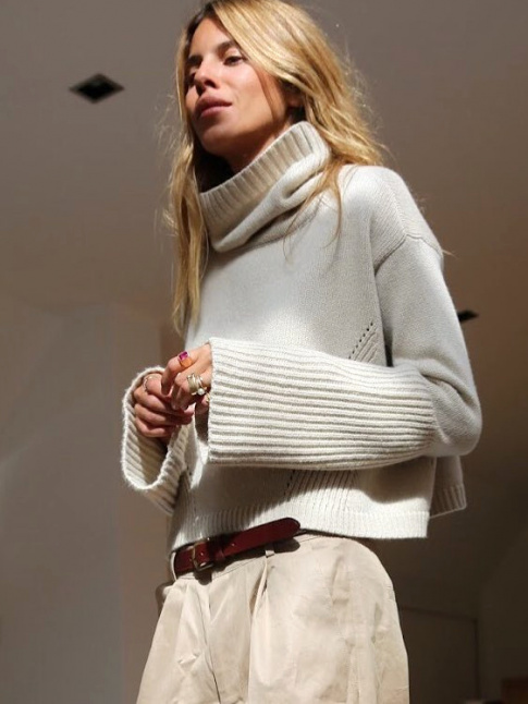 Pantalon large + ample pull court = le bon mix