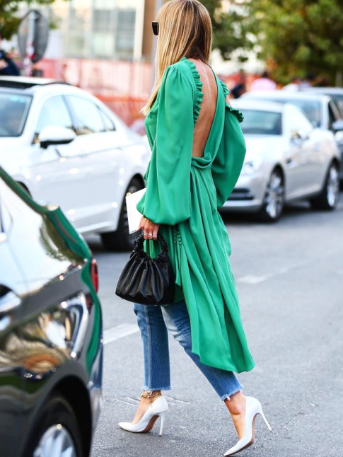 Pour ou contre le port du slim sous une robe sophistique ?
