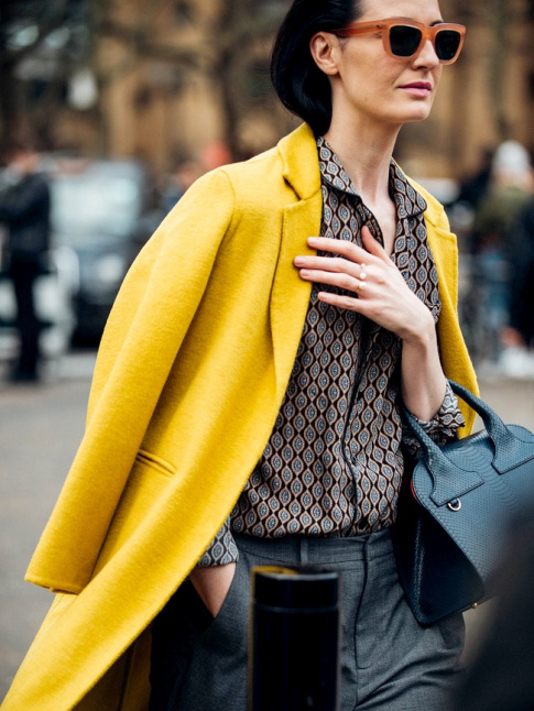 Rien de tel qu'un pardessus color pour sublimer un look automnal !