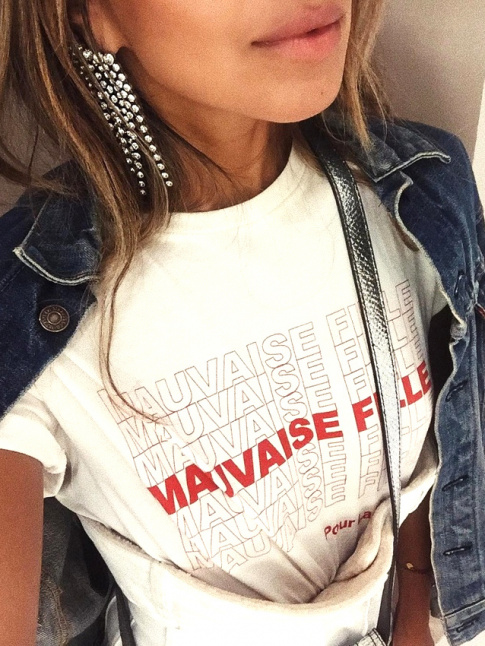 Le tee-shirt  message n'en finit pas de sduire les modeuses...