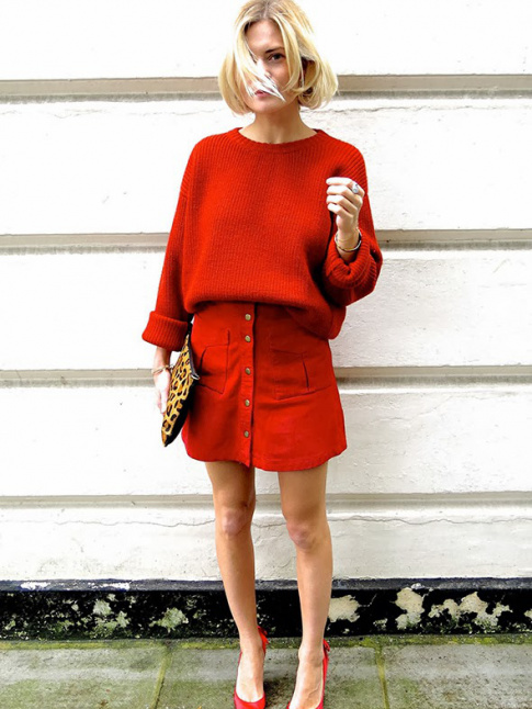 Rien de tel qu'une touche de lopard pour booster un total look rouge !