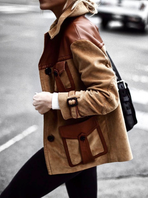 Avec sa dgaine seventies suavement chaleureuse, cette veste bi-matires donne envie de braquer une boutique Prada