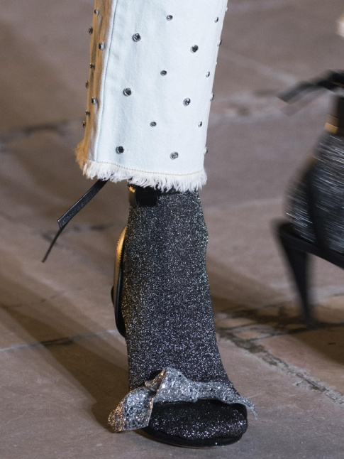 La chaussette glitter, ou comment russir  porter ses fines sandales  talons en automne