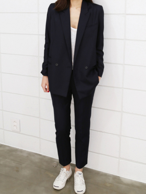 Le parfait total look blanc/bleu marine !