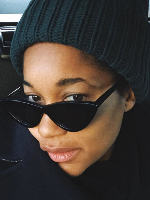 pais bonnet noir + lunettes de star = le bon mix