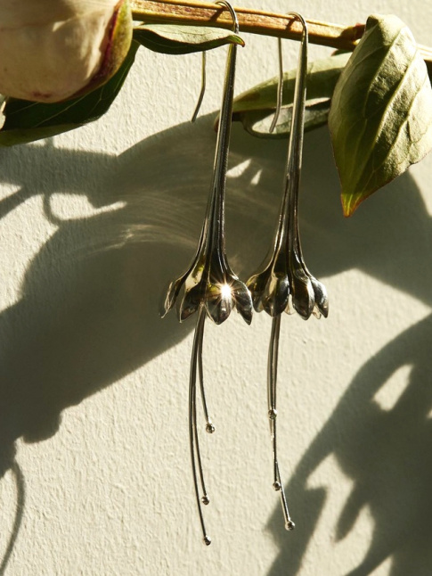 On aime quand les bijoux tentent d'imiter modestement la nature