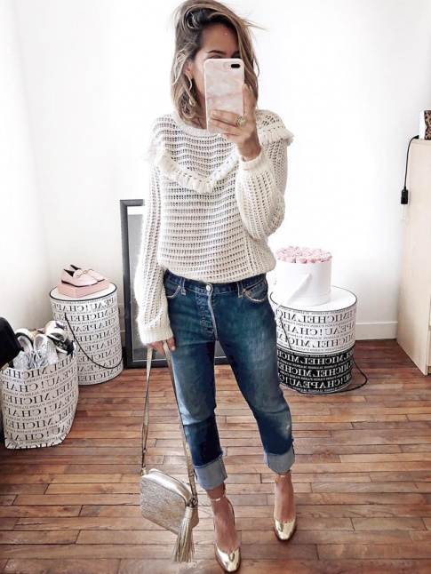 Pour les ftes, un jean, un pull  volants, une touche de dor et le tour est jou !