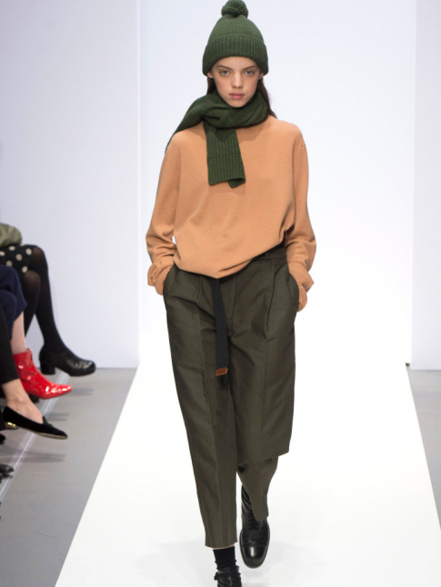 Beige ros + vert fort + kaki = le bon mix