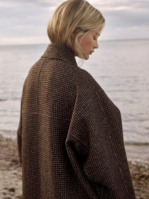 Le manteau masculin oversize, ou comment saupoudrer son allure d'un zeste de fragilit