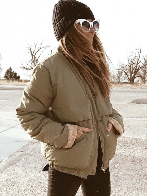 Les lunettes de soleil de star streetstyle, l'accessoire ultime pour twister un look casual !
