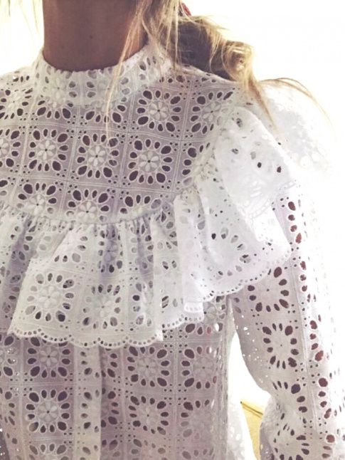 Wanted : une blouse ultra coquette  porter avec du cuir ou du jean