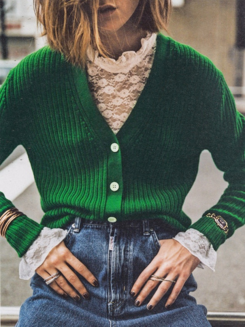 Gilet vert + blouse en dentelle + jean dlav = le bon mix